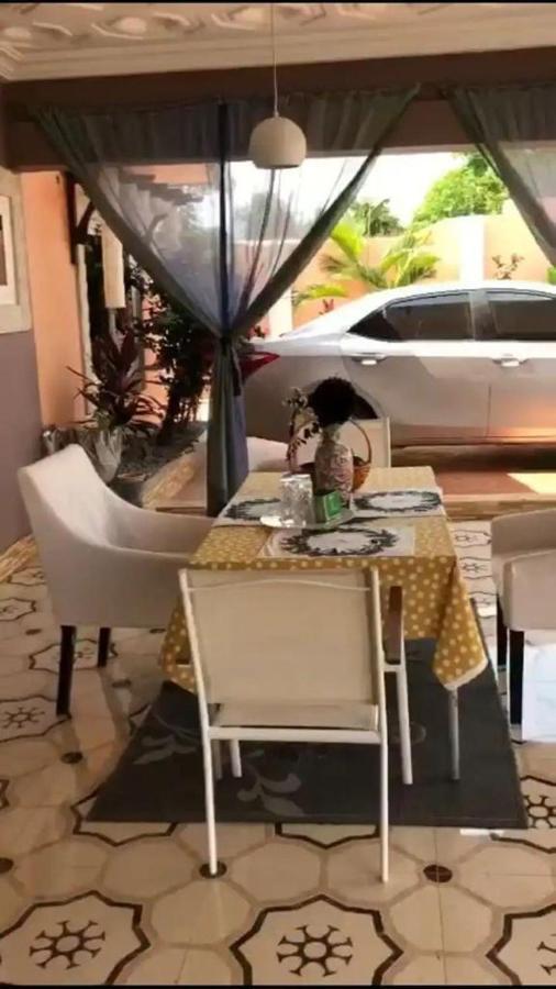 Nana Adu Guest House コフォリドゥア エクステリア 写真