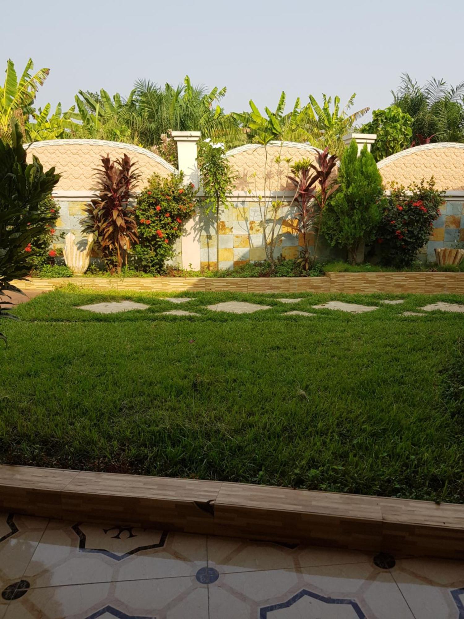 Nana Adu Guest House コフォリドゥア エクステリア 写真