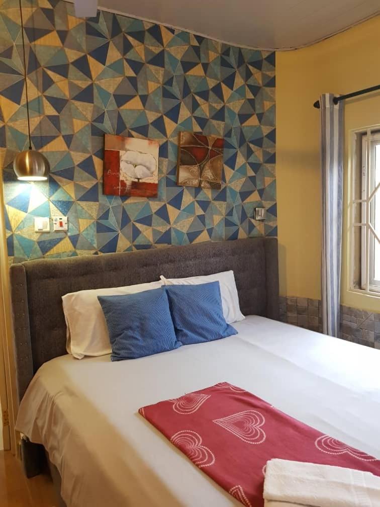 Nana Adu Guest House コフォリドゥア エクステリア 写真